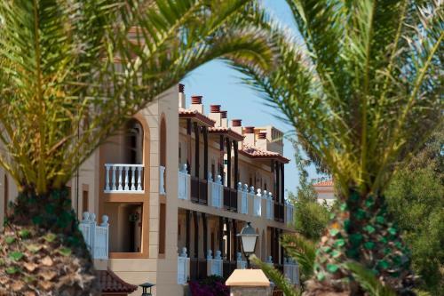 Apartamentos Elba Luc�a Sport & Suite Hotel