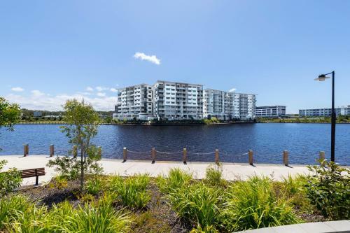 Apartamento Waterfront Retreat Lake Birtinya