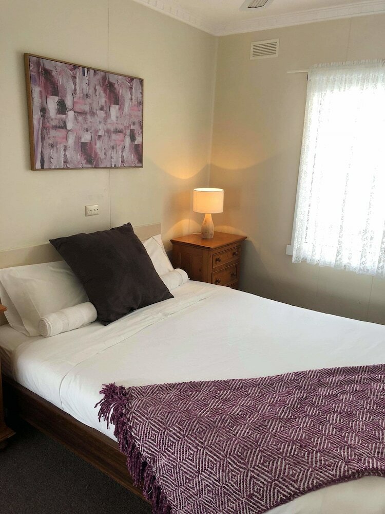 Motel Lakes Jakaranda Holiday Units