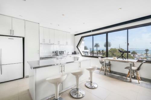 Elaine - Beyond A Room Luxury Beachside Apartments
