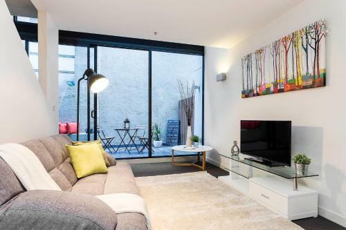 Complete Host Aqualuna Apartments