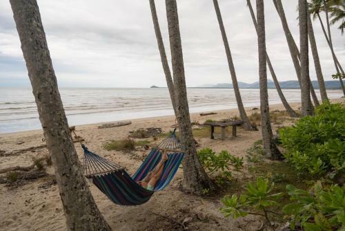 Frangipani Beach House - Newell Beach
