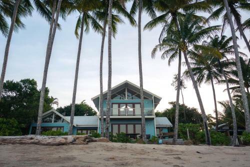 Frangipani Beach House - Newell Beach