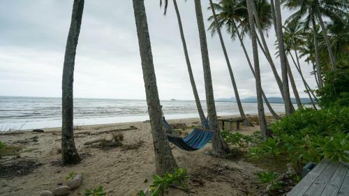 Frangipani Beach House - Newell Beach