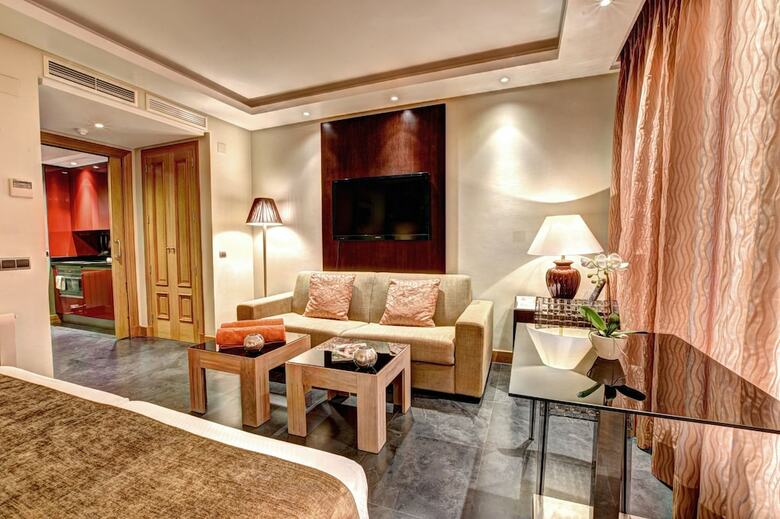 Nexus Benalmadena Suites & Apartments