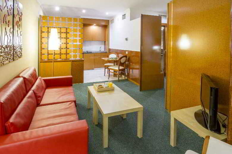 Aparthotel Husa Acacia