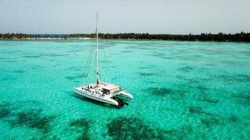 Catamaran Angelique II