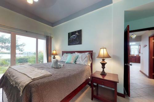 Suite B103 Mara Laguna