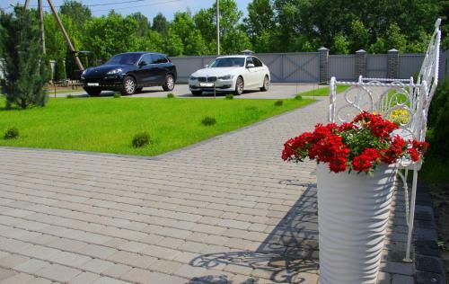 Hostal Lebediny Guest House
