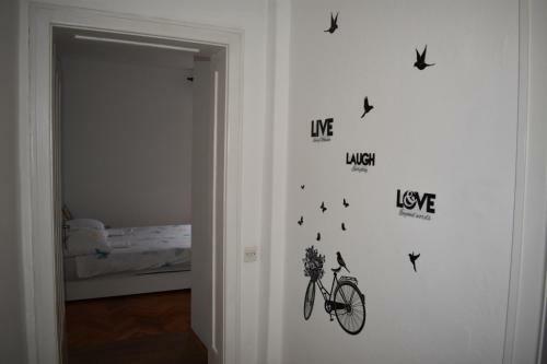 Hostal De Lux Apartment & Rooms Emilia