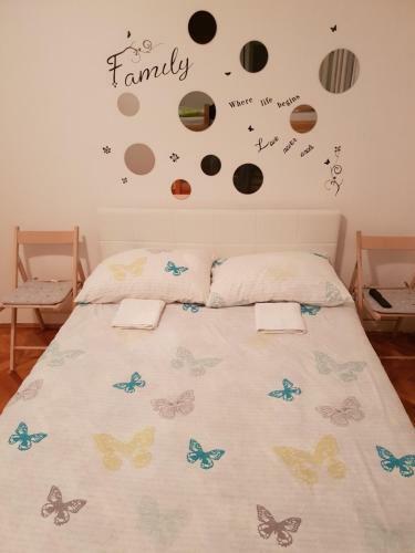Hostal De Lux Apartment & Rooms Emilia