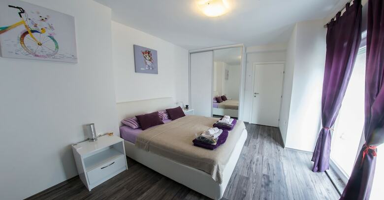 Luxury Apartment In City Center