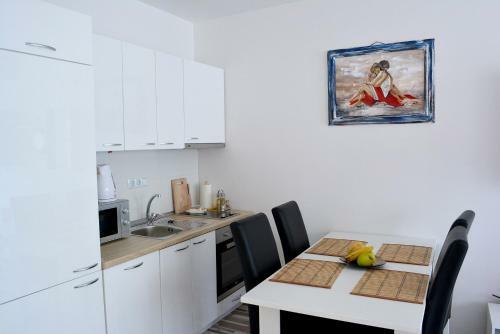 Apartments Kapetanovina