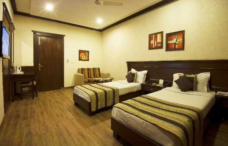 Hotel Siris 18 Gurgaon