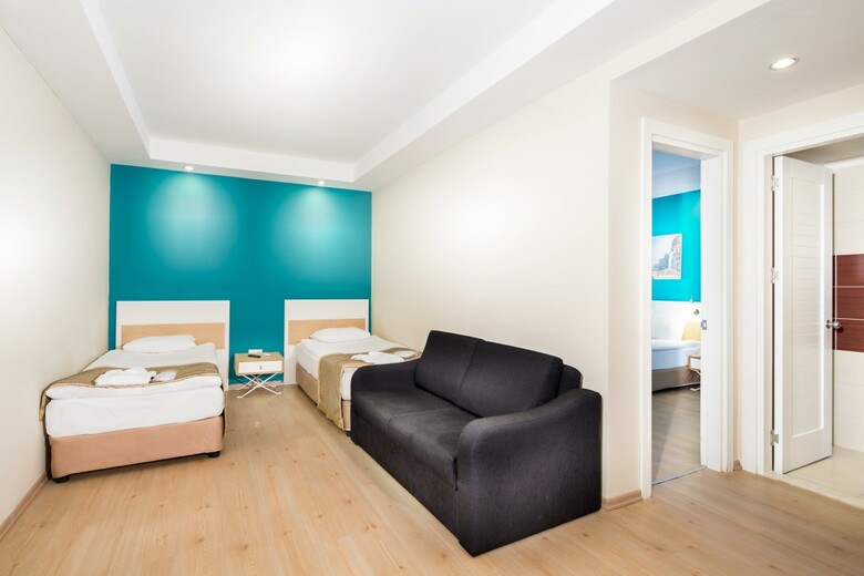 Crystal Green Bay Hotel