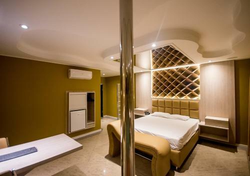 Hotel Motel Quo