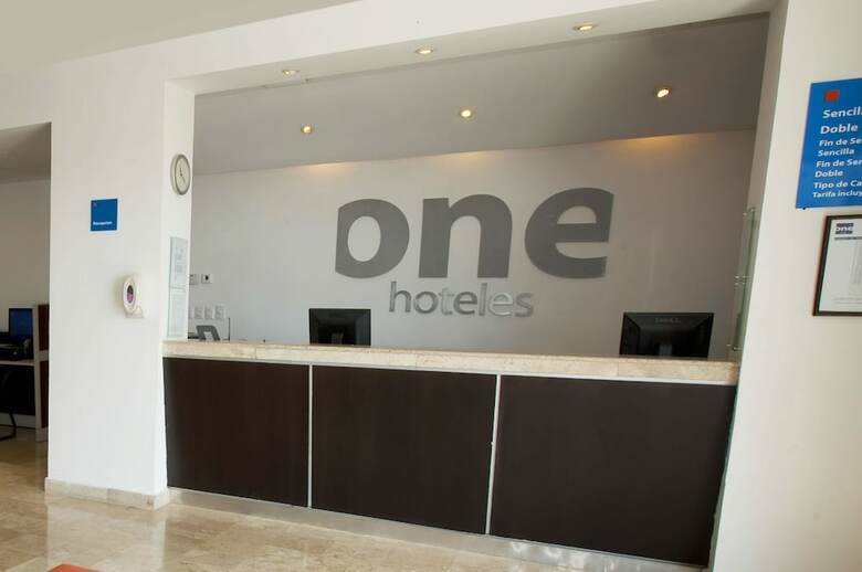 Hotel One Monterrey Aeropuerto