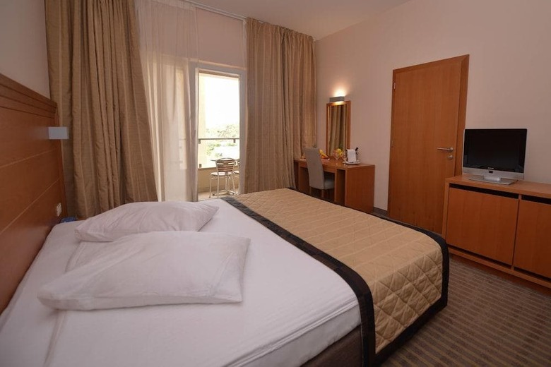 Luna Island Hotel