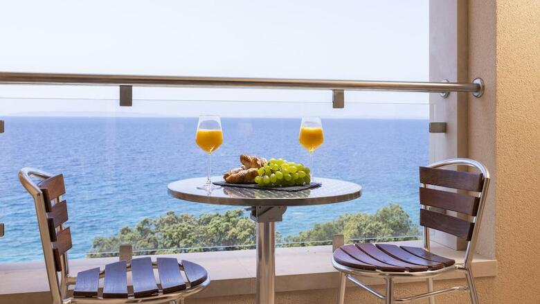 Luna Island Hotel
