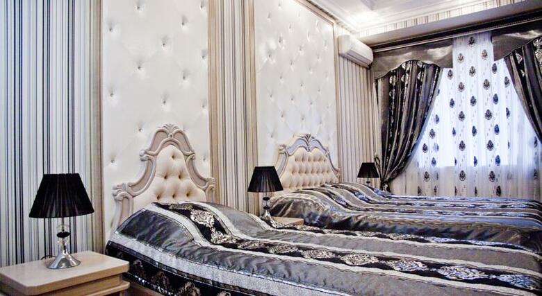 Hotel Karat Inn