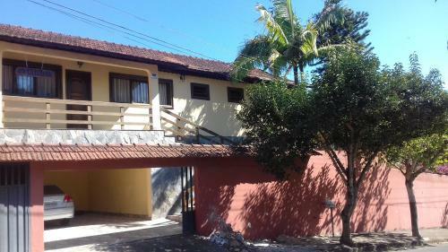 Ip� Amarelo