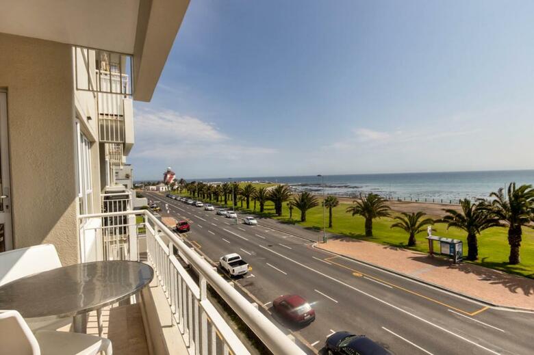 Hotel Mouille Point Village