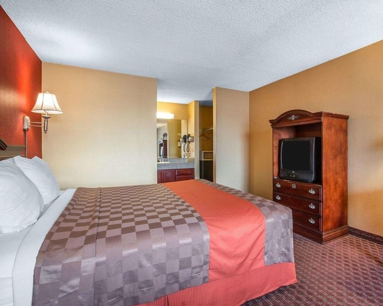 Hotel Rodeway Inn Near Stubhub Center