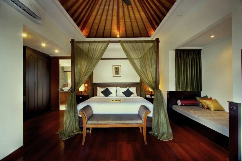 The Khayangan Dreams Villas Seminyak