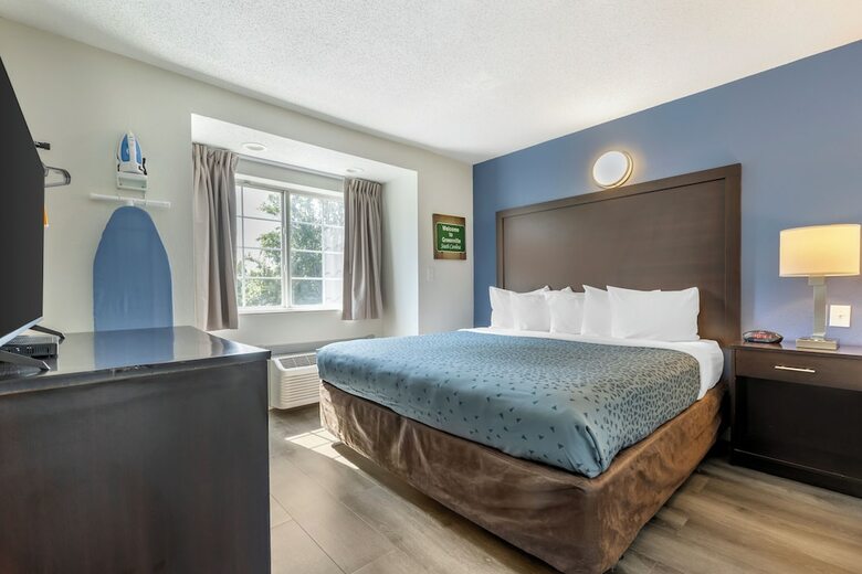 Hotel Greenville Pelham Inn By Ihg