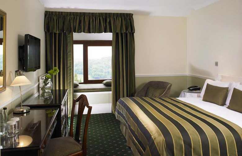 Barcelo Combe Grove Manor Hotel
