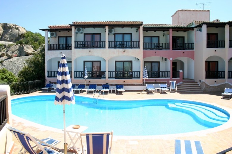 Hotel Li Graniti