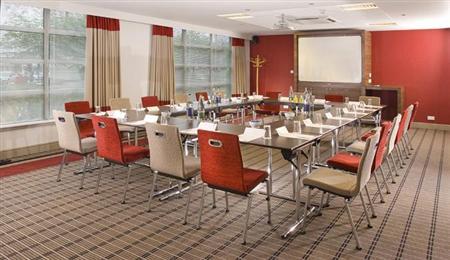 Hotel Holiday Inn Airport