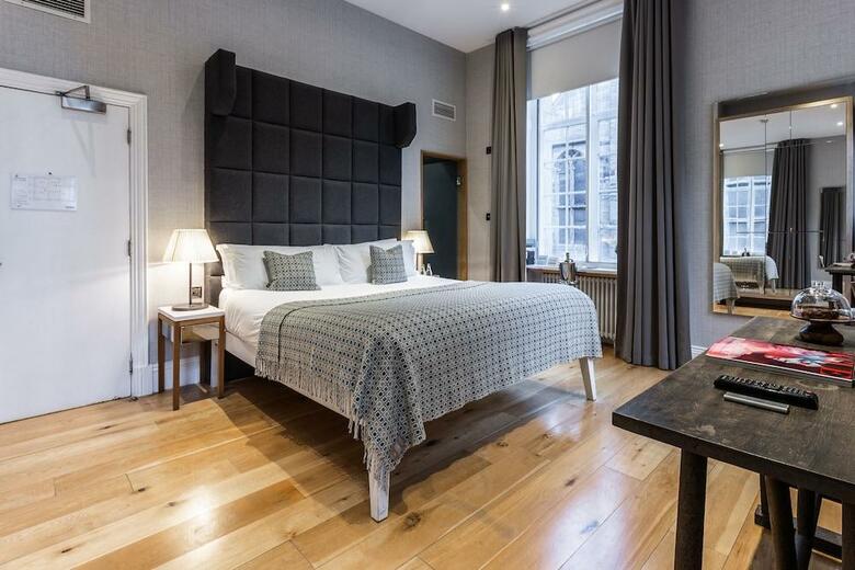 Bank Hotel