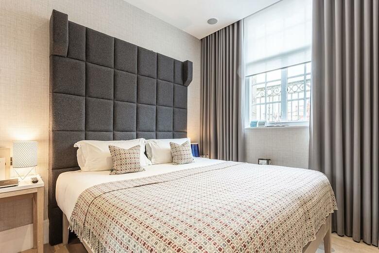 Bank Hotel