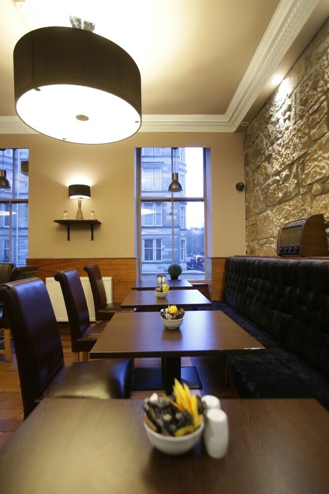 Devoncove Hotel