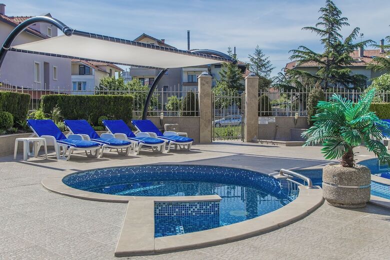 Family Hotel Adena