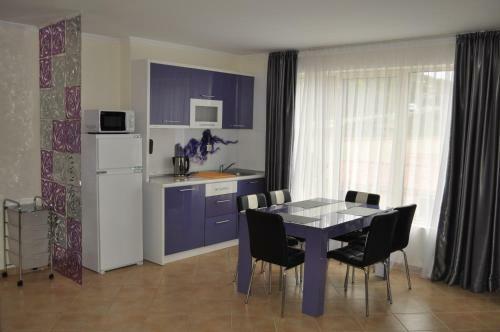Negresco Apartments