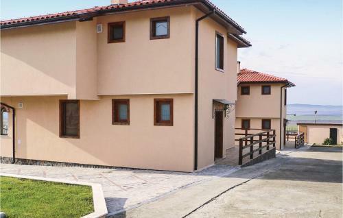 Three-bedroom Holiday Home In Kosharitsa Village