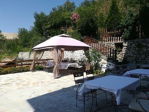 Hostal Manoleva House
