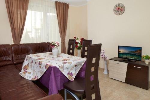 Feniks Apartments