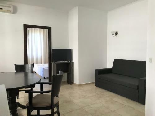 Pearl Beach Apartments In The Cliff Resort