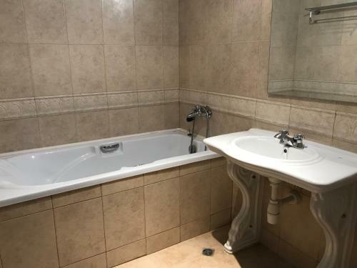Pearl Beach Apartments In The Cliff Resort