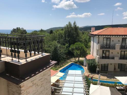 Pearl Beach Apartments In The Cliff Resort