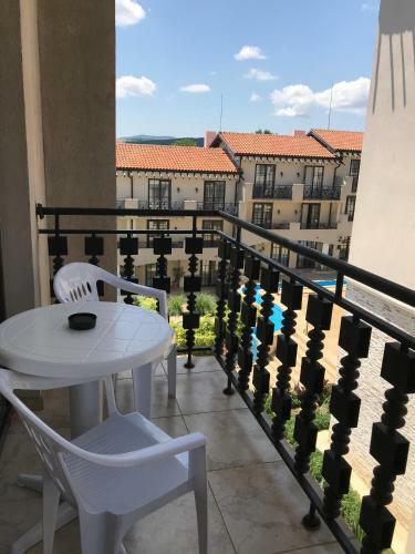 Pearl Beach Apartments In The Cliff Resort