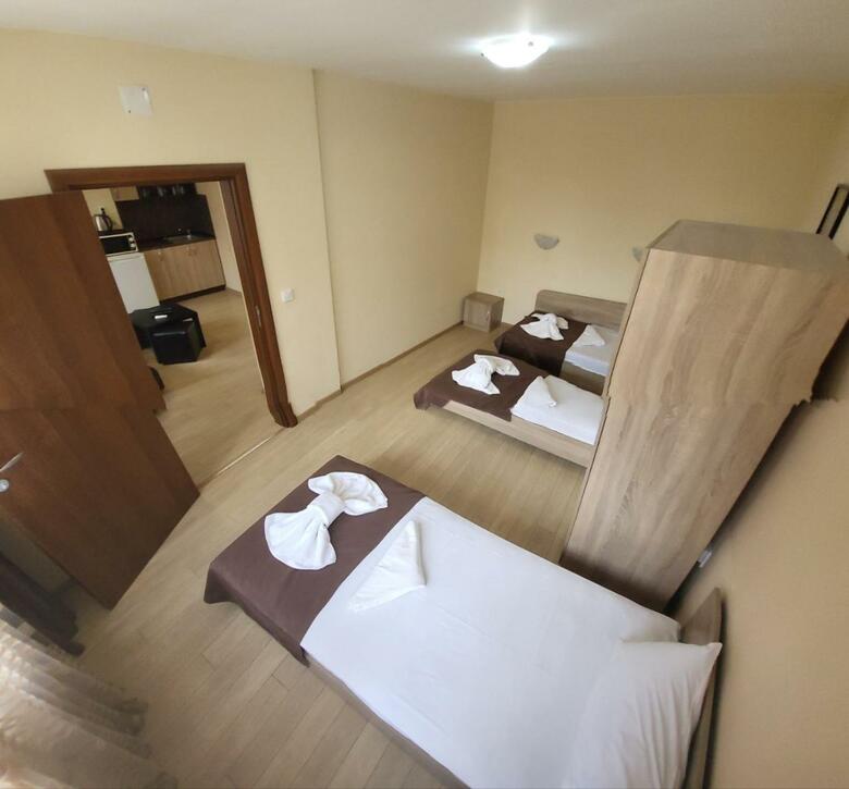 Twain Apart&rooms