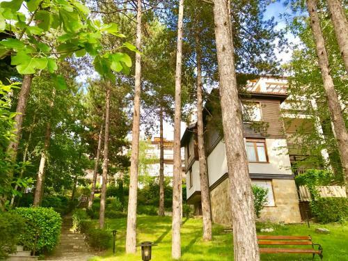 Zu's Apartments
