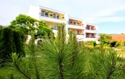 Hotel Rainbow Houses
