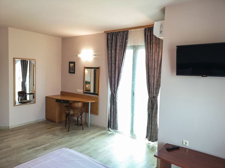 Empera Hotel