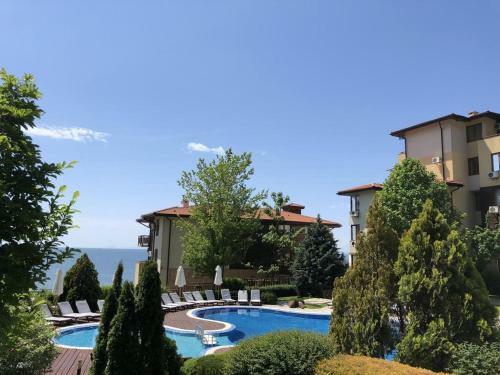 Garden Of Eden Apartments