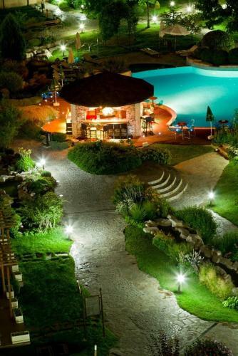Garden Of Eden Apartments